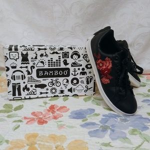 Bamboo Black Floral Lace-Up Sneakers